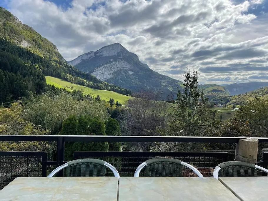 Magnifique Maison Renovee, 10Pers Rencurel Hébergement de vacances
